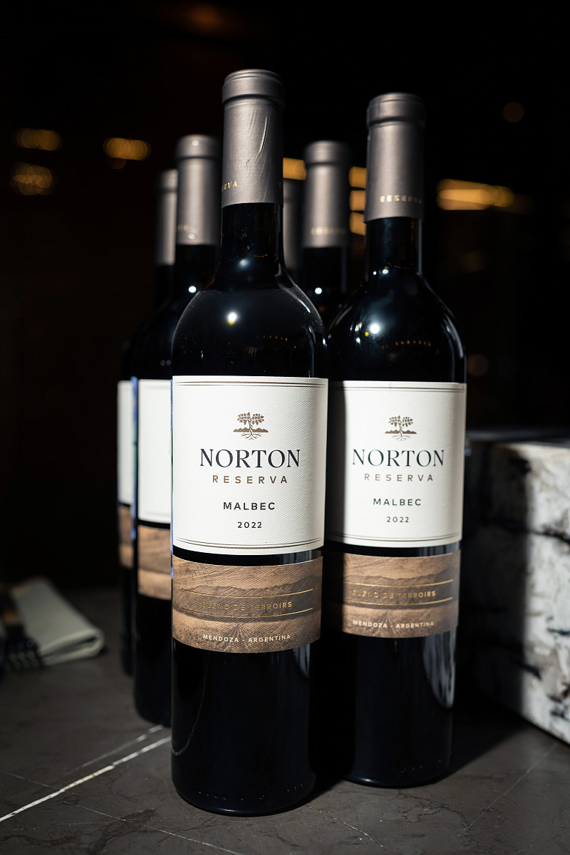 Визит Norton в Москву и Санкт-Петербург